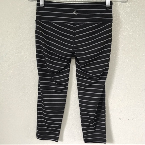 Athleta Chaturanga Stripe crop Xs black & gray B32 - Picture 6 of 8